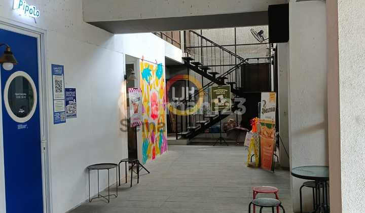 Bangunan usaha di jalan Cendrawasih 2