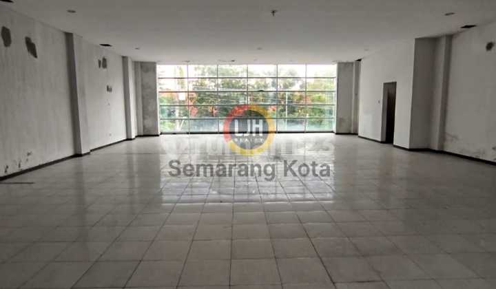 Ready-to-use shop house in Dr. Cipto. Ready-to-use shop house in Dr. Cipto.