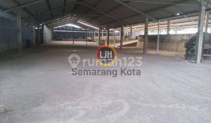 Good Warehouse in Karanganyar