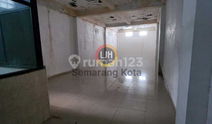 Ready-to-use shop house in Siliwangi Square 2