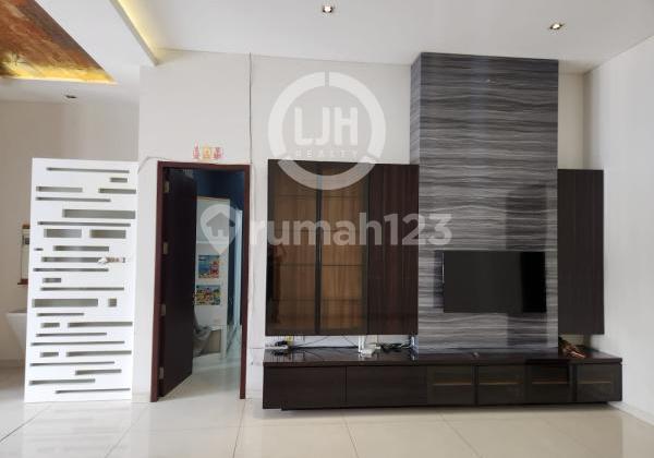 Luxury house on Pandanaran Street 1