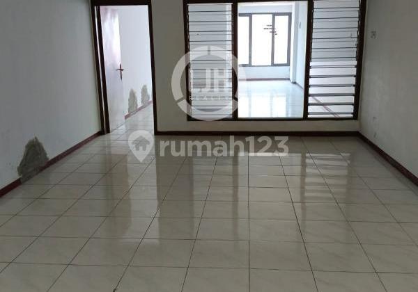 Ruko siap pakai di daerah Kranggan 1