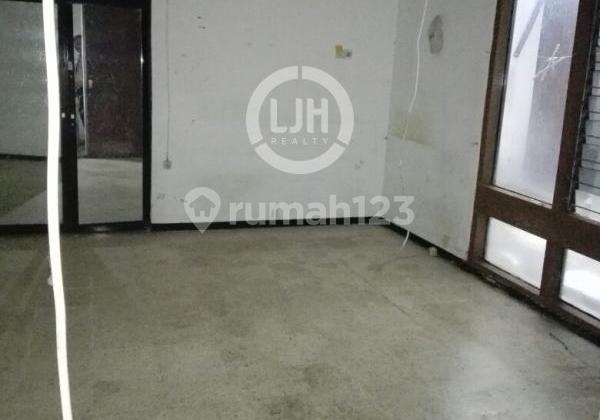 Rumah cocok untuk usaha di jalan Semeru Raya 2