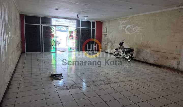 House suitable for business on Tentara Pelajar Street. House suitable for business on Tentara Pelajar Street.