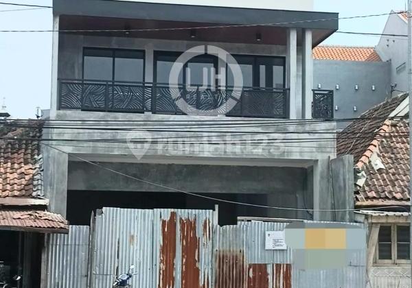 Shop house on Raden Patah Street 1