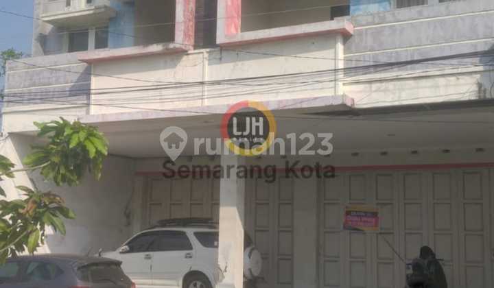 Ready-to-use shop house on North Kapas Street. 2