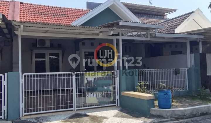 Rumah siap huni di Graha Padma 1