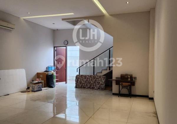 Luxury house on Pandanaran Street 2