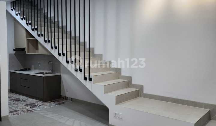 Rumah Baru Renovasi 2 Lantai Strategis Bisa Untuk Usaha 2
