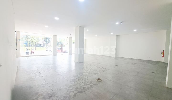 Shop House, Spacious, Suitable for Office, Strategic Location 2