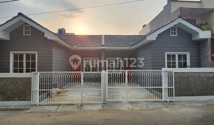 Beautiful House Ready to Occupy Strategic Ready to Negotiate