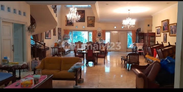 Rumah 2 Lantai Strategis Semi Furnish Design Istimewa 2