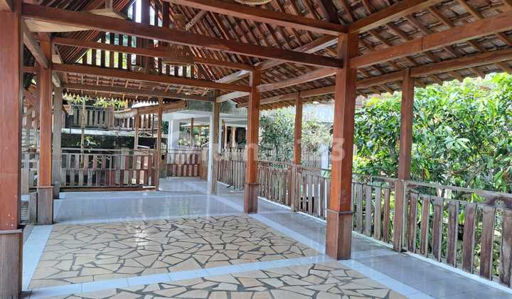 Villa Joglopinggir, Suitable Location for Restaurant, Cafe, etc.