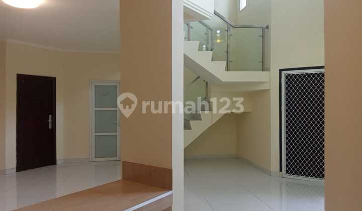 2-Storey House Strategic AC Curtains Ready to Live In 2