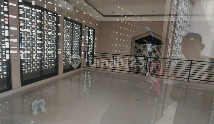 2-Story Building Strategic Commercial Area CCK U Office Restaurant 2-Story Building Strategic Commercial Area CCK U Office Restaurant