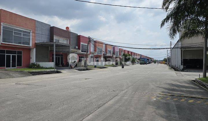 Gudang Siap Pakai Bebas Pungli Strategis