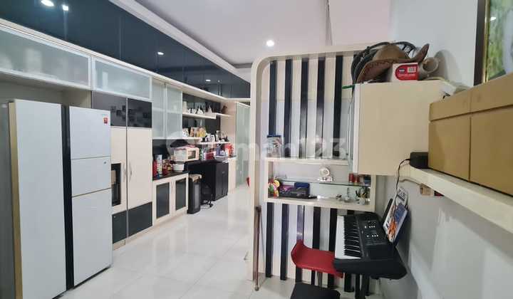 Rumah 2,5 Lantai Strategis Rooftop Siap Huni Siap Nego 2