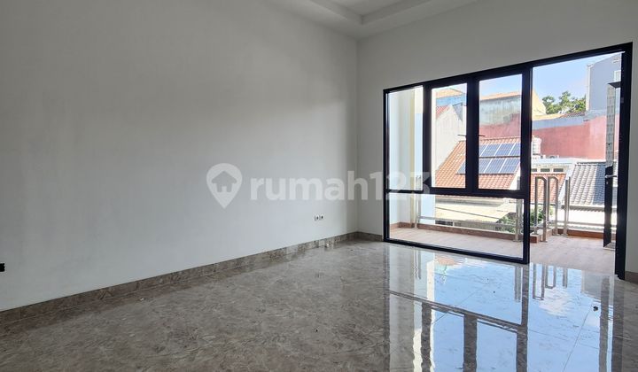 Rumah Baru 2 Lantai Renovasi Design Menarik Strategis 2