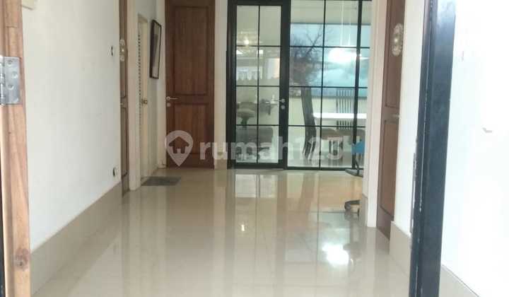 Beautiful.Comfortable House in Sector 9 Bintaro Jaya Flood-Free