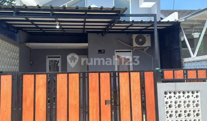 Single-Story House with 3 Bedrooms, Carport, Spacious, Strategic Location Near Buah Batu Toll Gate [182] 1