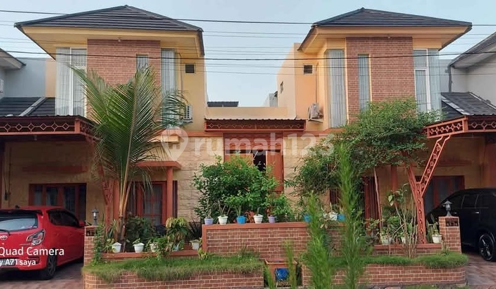 House with Full Granite Located in Mandiri Residence Housing Estate, Krian, Sidoarjo