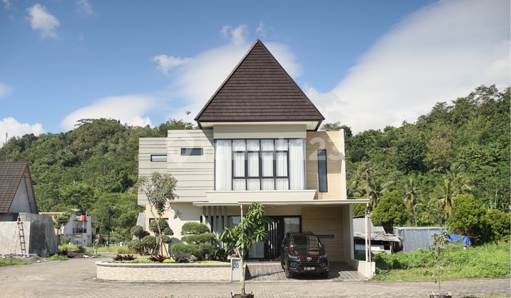 Dijual Rumah Mewah di Ungaran depan exit tol 2