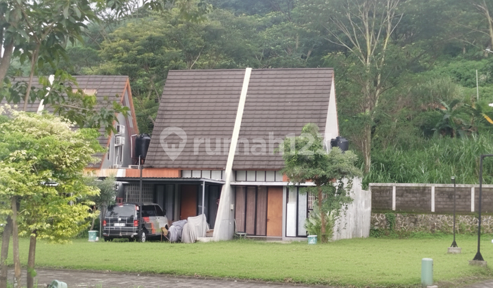 Jual Rumah Bergaya Resort view bukit Area Semarang free Clubhouse 1
