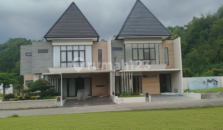 Jual rumah attic dalam cluster free Clubhouse di semarang 2