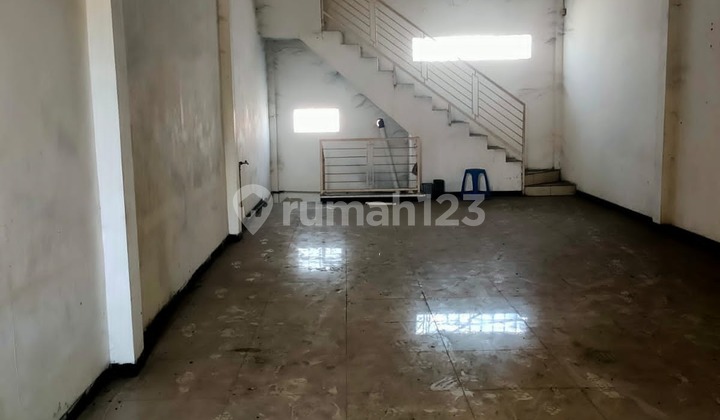 Ready-to-Occupy Shop House in a Strategic Location at Bkr Street Shopping Center. 2