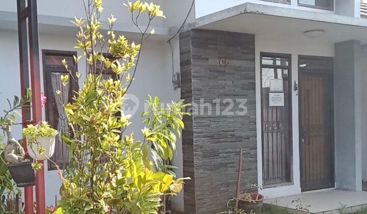 Modern Minimalist House Located in Bumi Panyileukan Regency