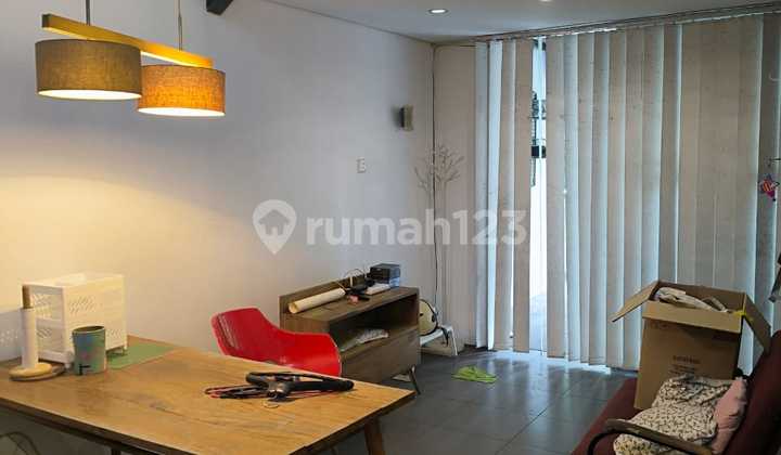 Rumah Bergaya Scandanavian Komplek Bojong Koneng, Sayap Cikutra. 1