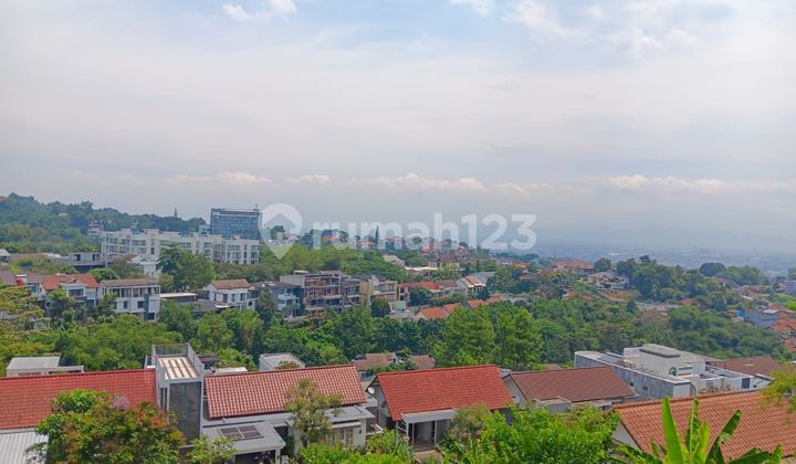 Rumah Nyaman View Pegunungan di Komplek Resor Dago Pakar.