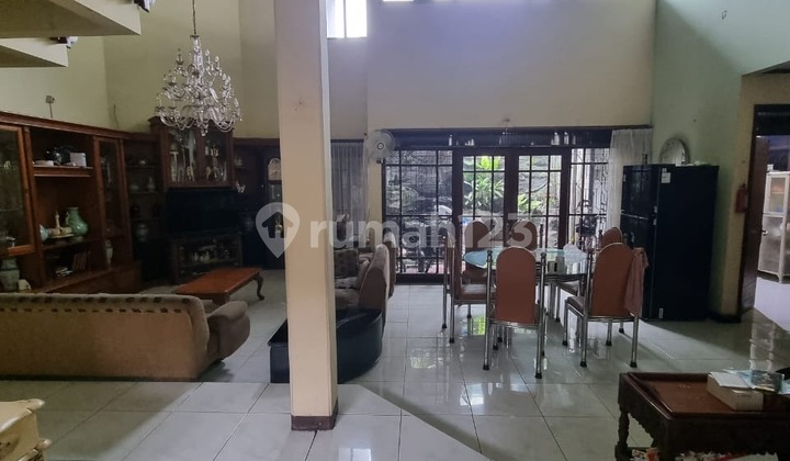 Rumah Tanah Luas Harga Menarik di Babakan Surabaya, Kiaracondong.