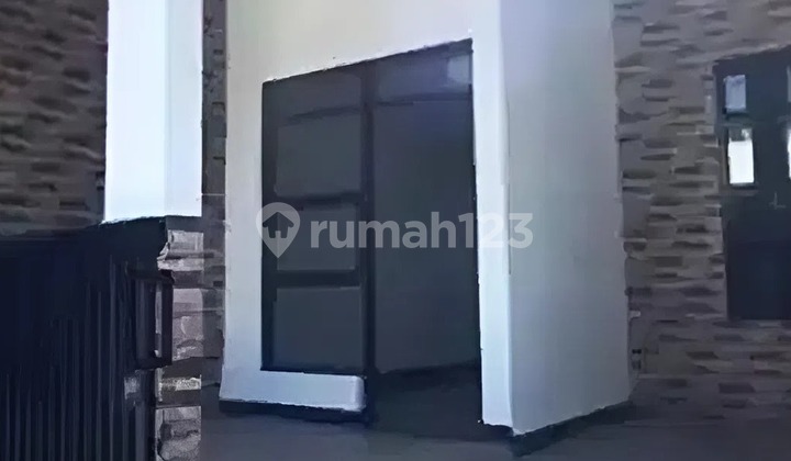 Rumah Siap Huni Berlokasi Strategis di Komplek Bumi Panyileukan.