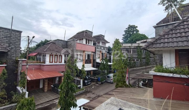 Rumah Lokasi Strategis di Dago (Dago Tea House), Bandung. 2