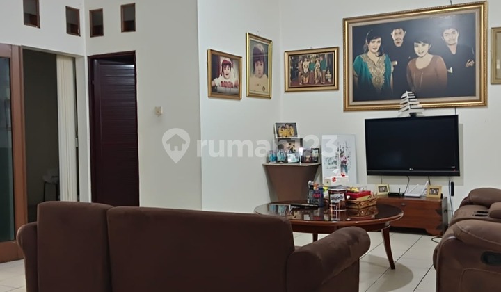 Rumah Siap Huni 1 Lantai Lokasi Strategis Komplek Griya Caraka. Rumah Siap Huni 1 Lantai Lokasi Strategis Komplek Griya Caraka.