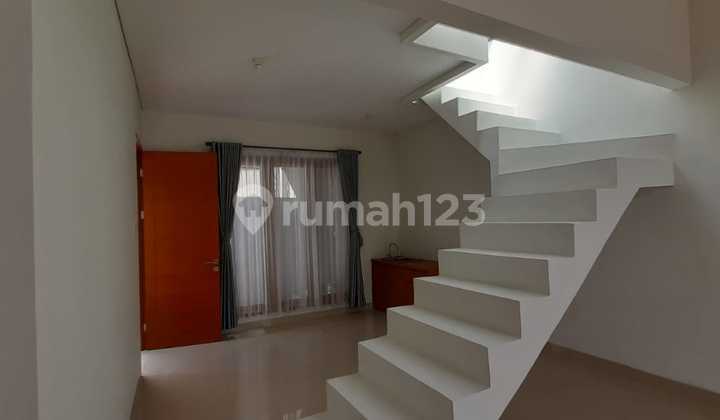 Rumah Baru Siap Huni di Komplek Serra Valley, Ciwaruga. 2