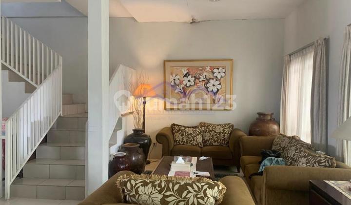 Rumah Nyaman Harga Menarik di Komplek Sariwangi. Rumah Nyaman Harga Menarik di Komplek Sariwangi.