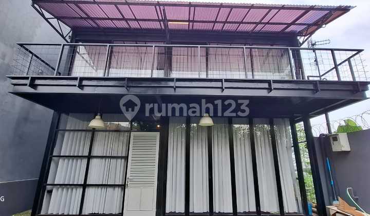 Rumah Desain Menarik Konsep Industrial di Perumahan Bukit Ligar. 2
