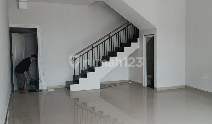 New Shop House Ready to Occupy in a Strategic Location on Cikutra Main Road. 2