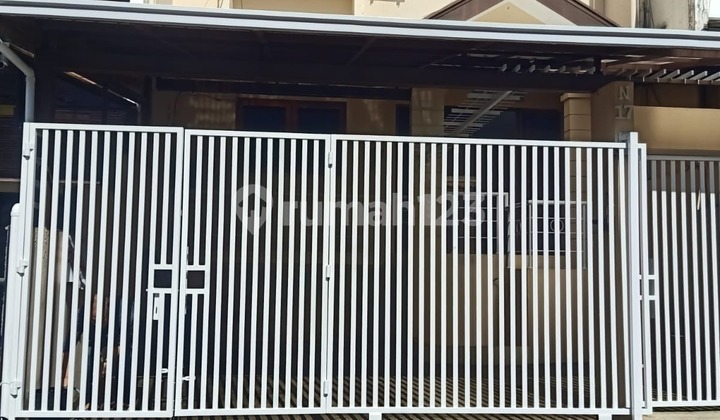 Strategically Located House in Setraduta Complex, Bandung. Strategically Located House in Setraduta Complex, Bandung.