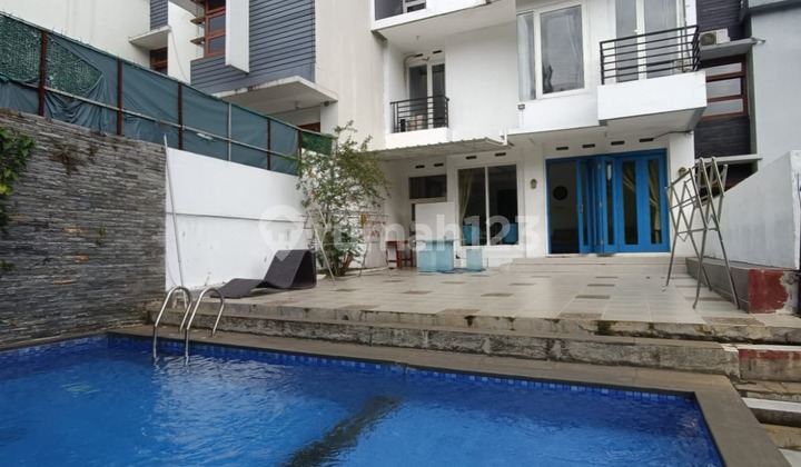 Rumah Tinggal dan Investasi Sewa Harian. (Kolam Renang, Furnish)