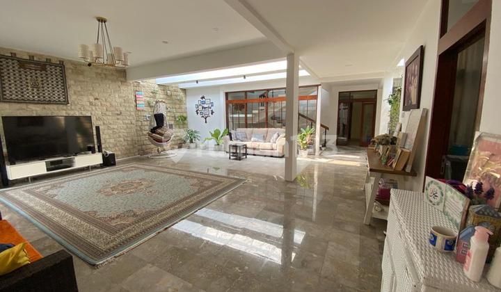 Comfortable House Strategically Located in Setrasari Indah, Pasteur. 2