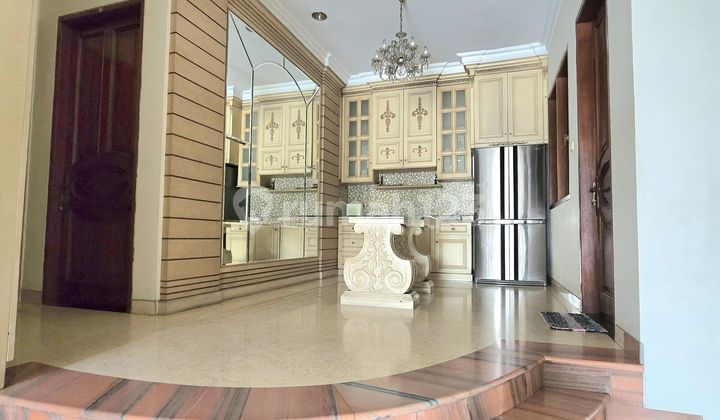 For Sale House in Sector 9 Bintaro Jaya, Quick Sale Luxury House with Classic Modern Design in a Premium Cluster. 2