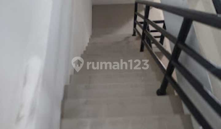 For Sale Ready-to-Use ShophouseLocation on Jalan Boulevard BSD Serpong For Sale Ready-to-Use ShophouseLocation on Jalan Boulevard BSD Serpong