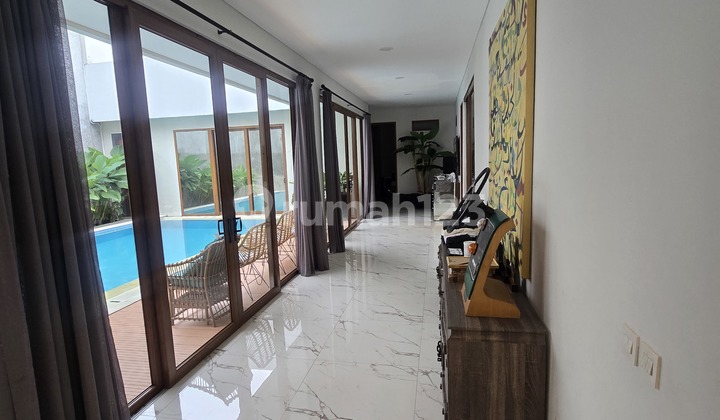 Homie Rash with Swimming Pool in Bintaro Sector 3 2