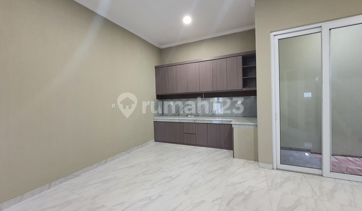 Rumah Baru Dibangun Langsung Mau Disewain di Villa Melati Mas 2