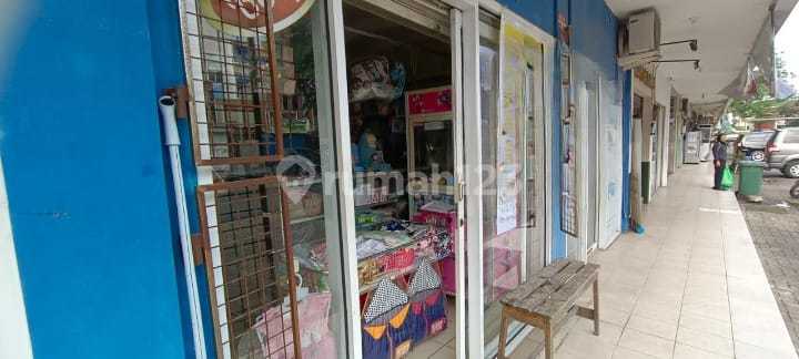 Kios Gandeng Harga Bu Lokasi Strategis di Graha Raya