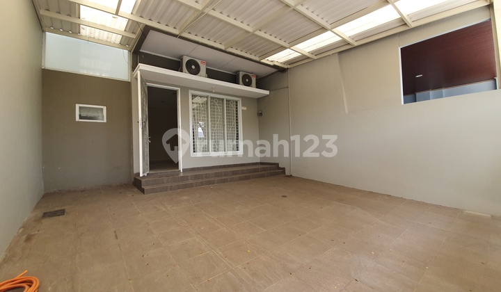 Rumah Rapi Siap Huni Bebas Banjir di Villa Melati Mas 2