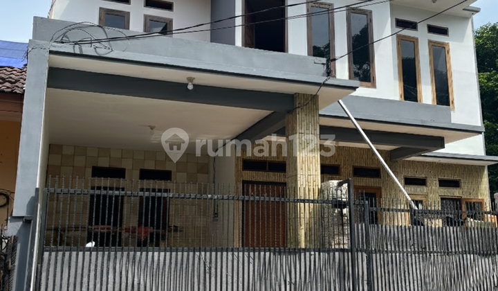Tersewa Rumah 2 Lantai Plus Rooftop Siap Huni Baru Dibangun 2025 Tersewa Rumah 2 Lantai Plus Rooftop Siap Huni Baru Dibangun 2025